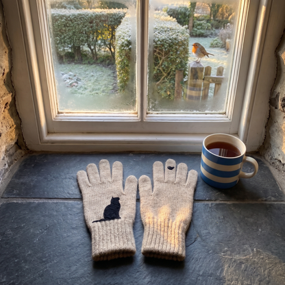 Eirlys's Cat & Robin Gloves in Oatmeal