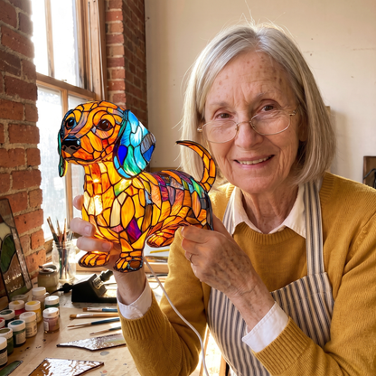 Bonnie Harlan with a Doxie Lamp